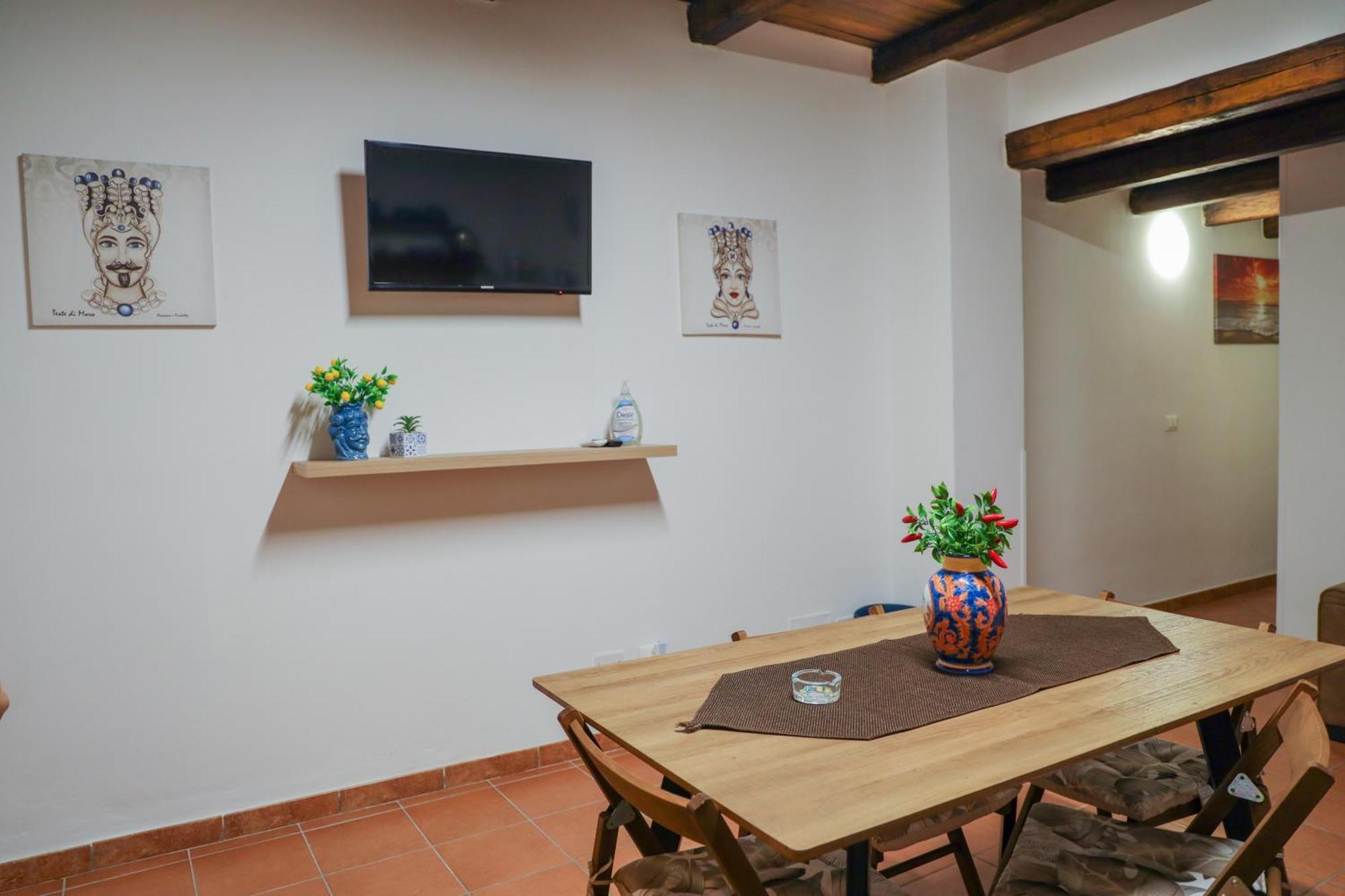 La Folkloressa Apartments Палермо Екстериор снимка